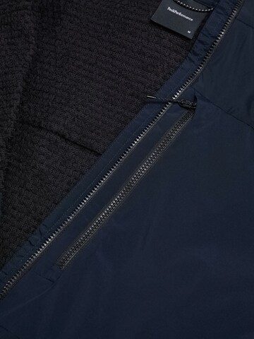 PEAK PERFORMANCE Outdoor jacket in Blue