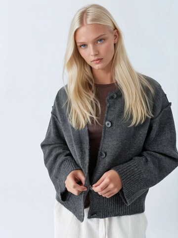 Hiccup Knit Cardigan in Grey