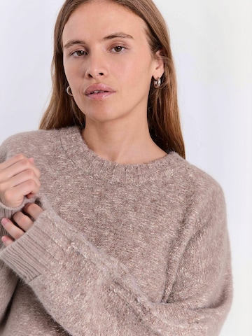 Pull-over ' Lillen ' NORR en marron : devant