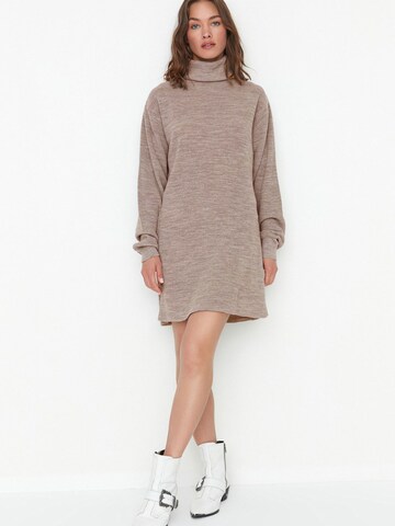 Trendyol Gebreide jurk in Beige