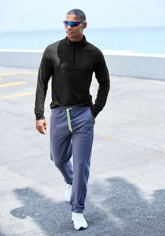 Authentic Le Jogger Performance Shirt in Black