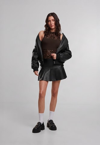 Tricou body de la Urban Classics pe maro: față