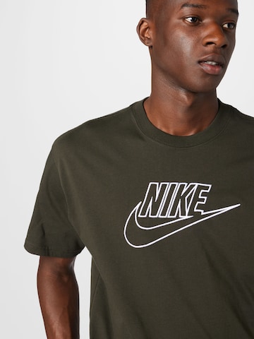 Nike Sportswear T-Shirt in Grün