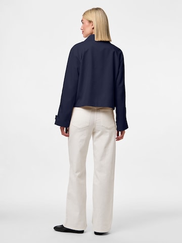 PIECES Tussenmantel 'PCSCARLETT' in Blauw