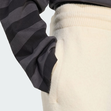 ADIDAS ORIGINALS - Loosefit Pantalón 'Athletic Dept' en blanco