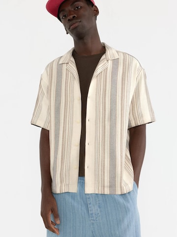 Pull&Bear Comfort fit Button Up Shirt in Beige: front