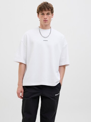 Sweat-shirt 'JCOINFINITY' JACK & JONES en blanc : devant