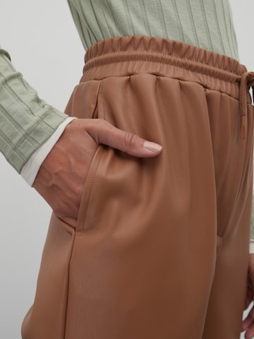 Tapered Pantaloni 'Madison' di EDITED in marrone