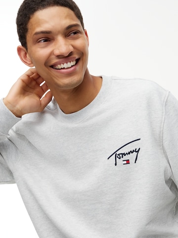 Tommy JeansSweater majica 'ENTRY' - siva boja