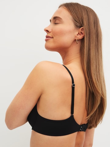 T-shirt Reggiseno 'Sleek Skin' di CALIDA in nero