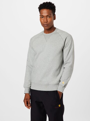 Sweat-shirt 'Chase' Carhartt WIP en gris : devant