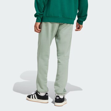Tapered Pantaloni 'Trefoil Essentials' di ADIDAS ORIGINALS in verde
