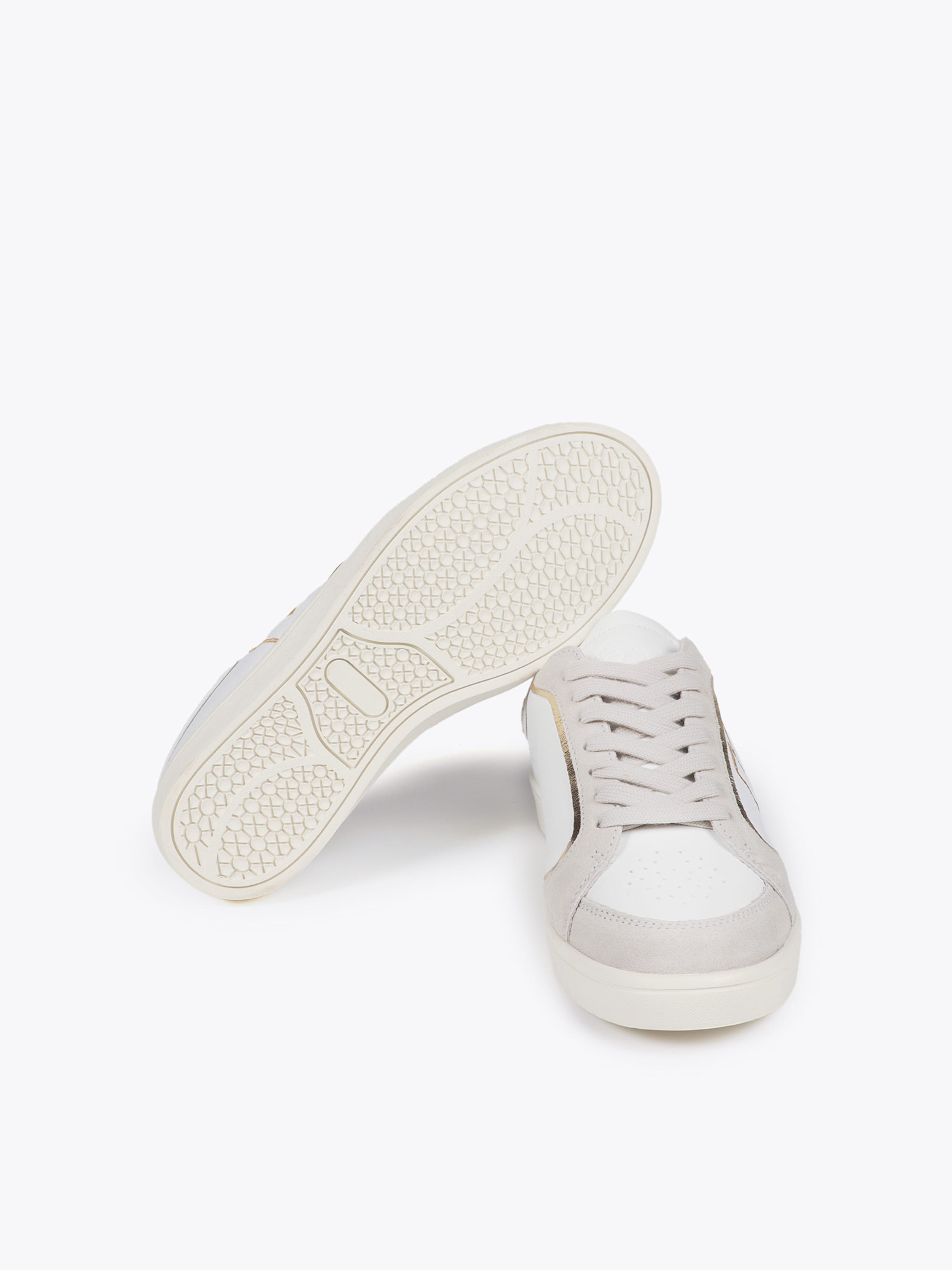 Baskets basses Lola Casademunt en blanc