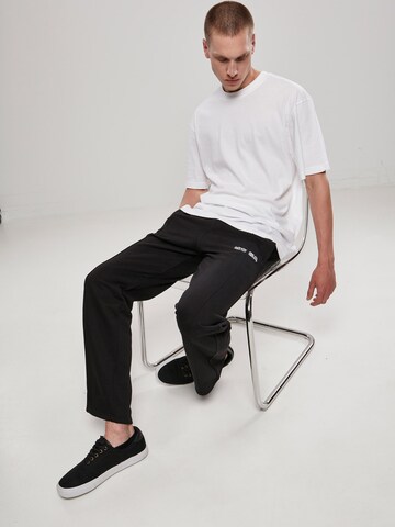 Urban Classics Loosefit Broek in Zwart