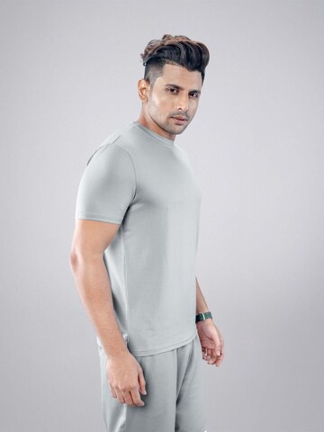 PANTONECLO - Camiseta funcional 'Pantoneclo Men's Gym Crew Neck Short Sleeve T-Shirt' en gris