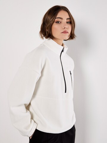 Pullover ' ' di Apricot in bianco