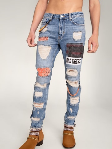 MAD TIGERS Slimfit Jeans 'CHE-CHAINS ARTPATCH' in Blau: Vorderseite