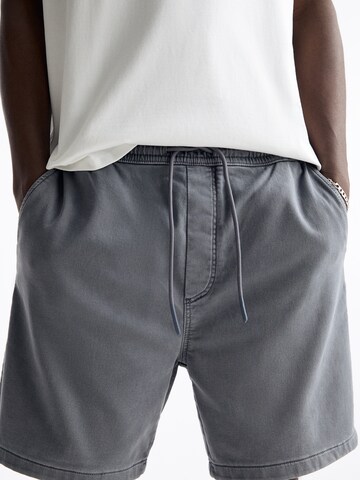 Pull&Bear Regular Broek in Grijs