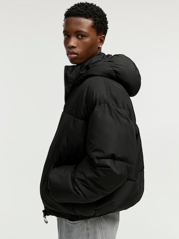 Pull&Bear Zimska jakna | črna barva