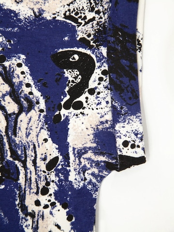 Shape Of You Blouse in Blauw