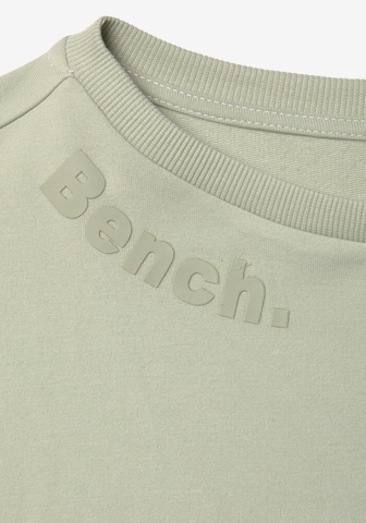 BENCH Sweatshirt in Grün