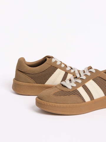 Friends Like These Σνίκερ χαμηλό σε καφέ