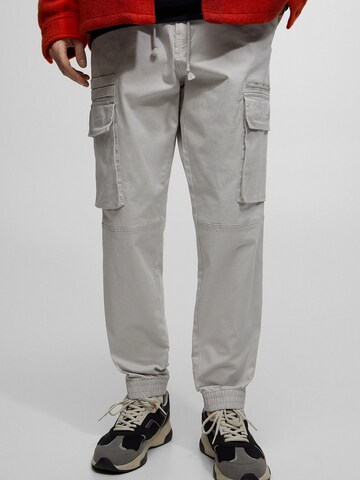 Pull&Bear Tapered Cargobroek in Grijs: voorkant