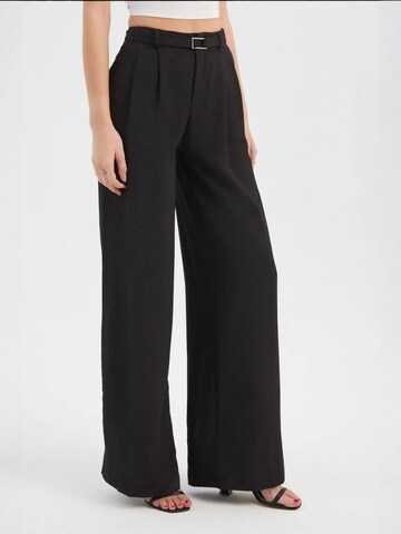 Hiccup Wide leg Bandplooibroek in Zwart: voorkant