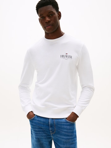 Sweat-shirt TOMMY HILFIGER en blanc : devant