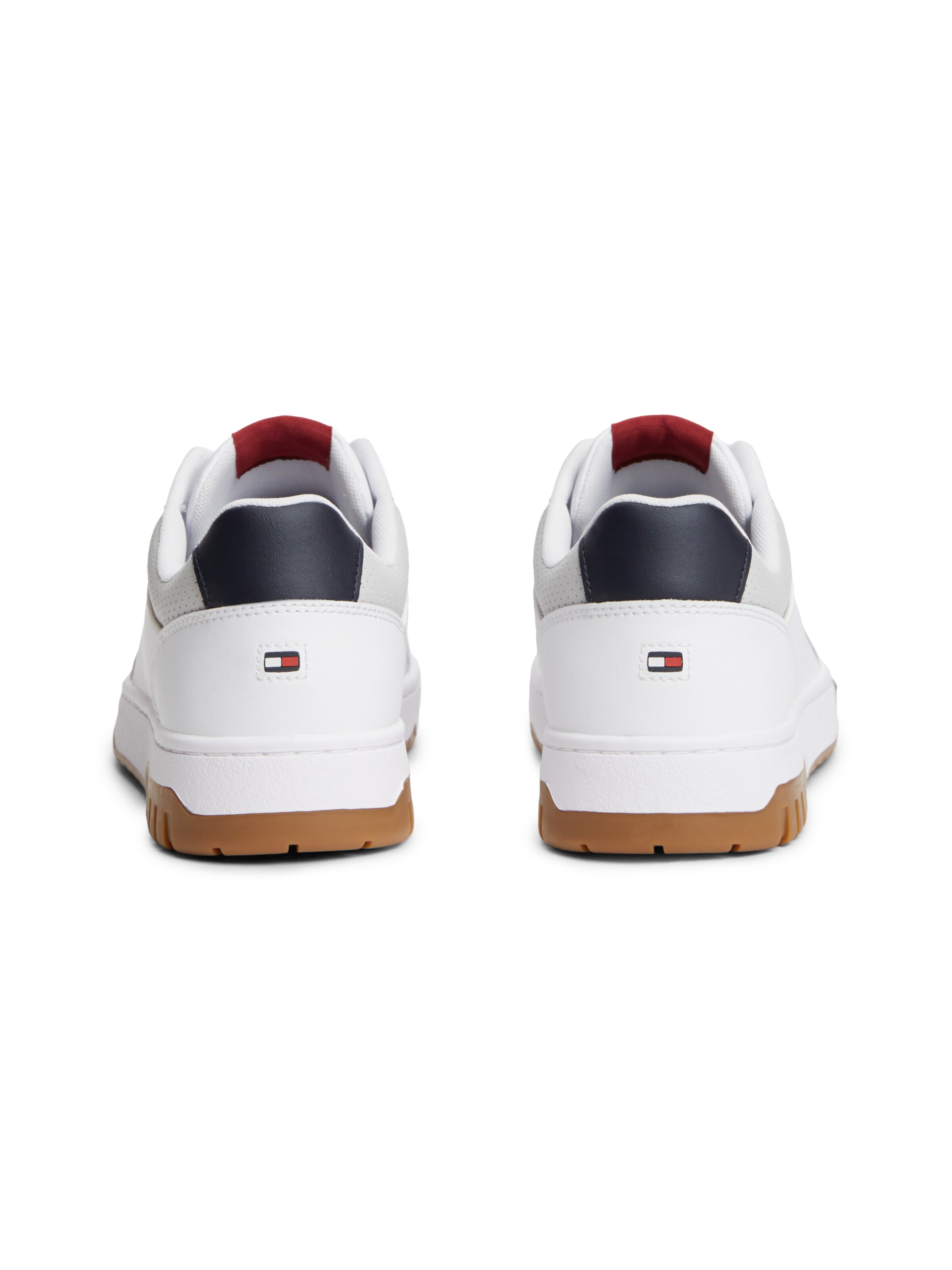 TOMMY HILFIGER Σνίκερ χαμηλό 'BASKET CORE' σε λευκό