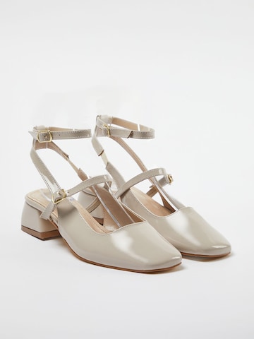 Trendyol Pumps in Beige