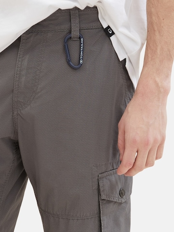 Regular Pantalon cargo TOM TAILOR en gris