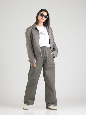 Calvin Klein Jeans Loosefit Παντελόνι σε γκρι