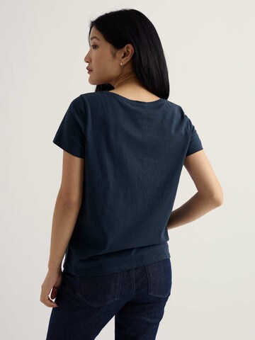 Tricou 'Appletree' de la Seasalt Cornwall pe albastru