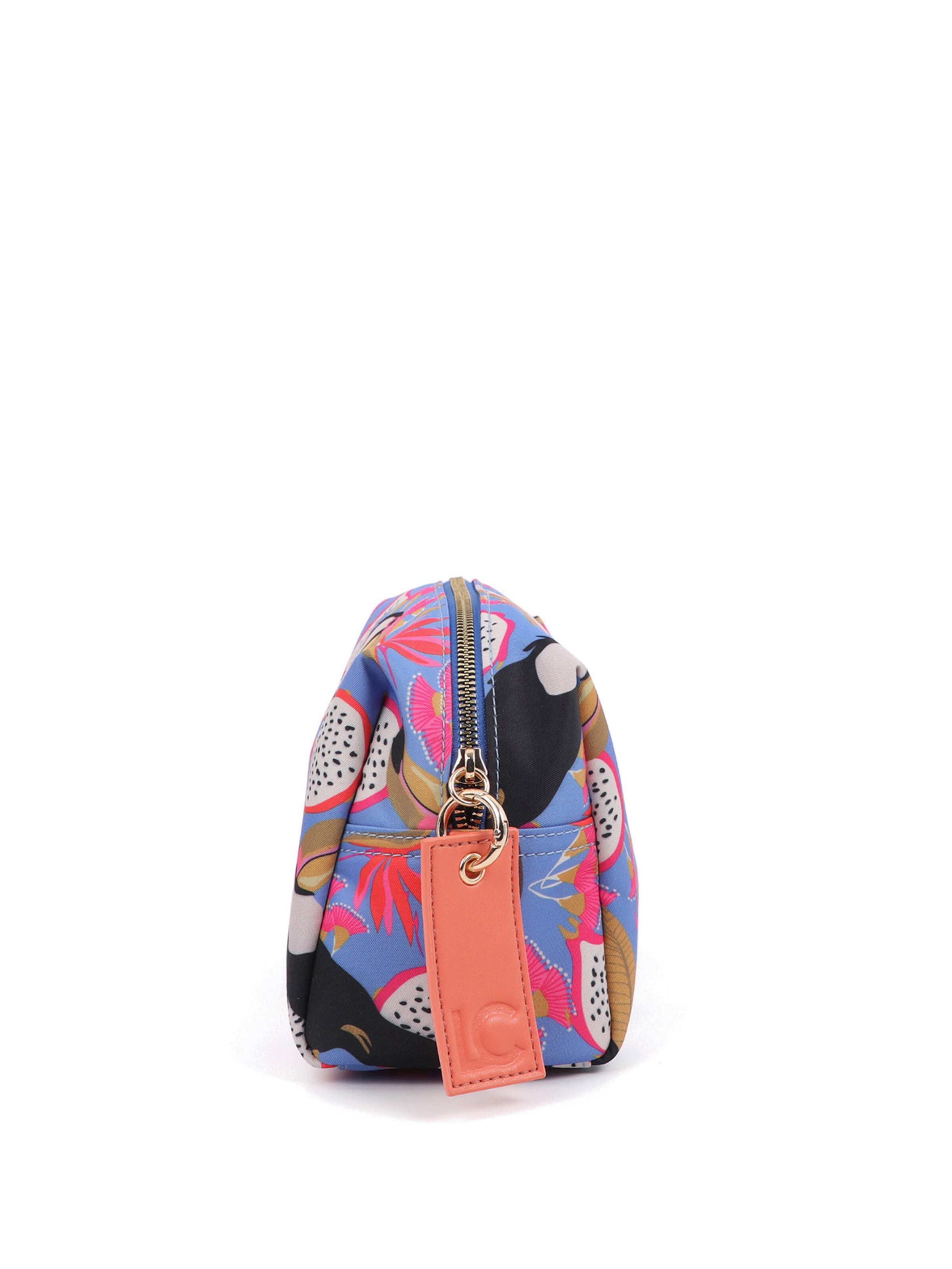 Lola Casademunt Νεσεσέρ σε μπλε