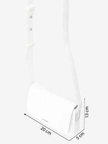 Calvin Klein Taška cez rameno - biela
