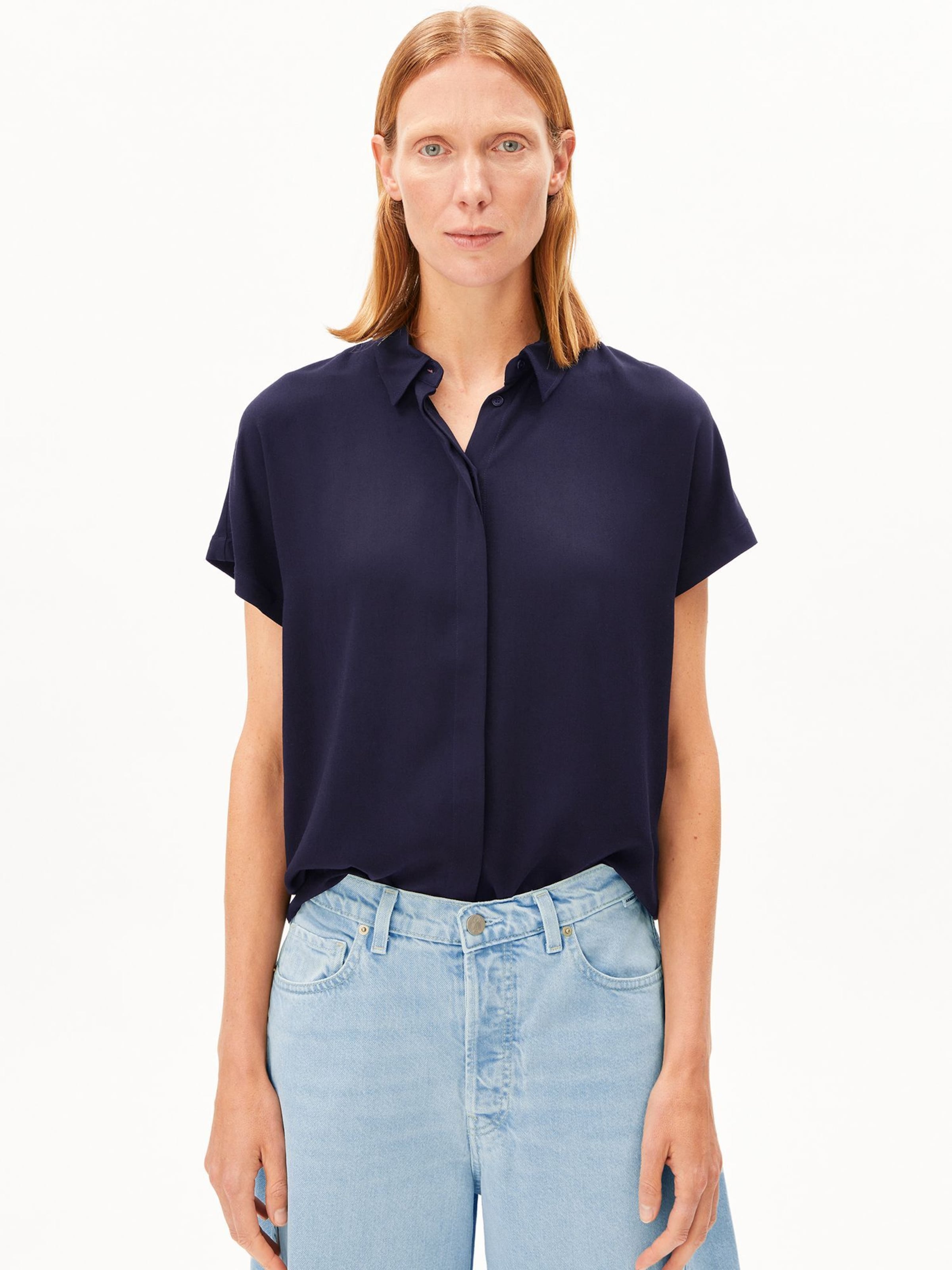 ARMEDANGELS Blouse 'LARISAANA' in Blauw: voorkant