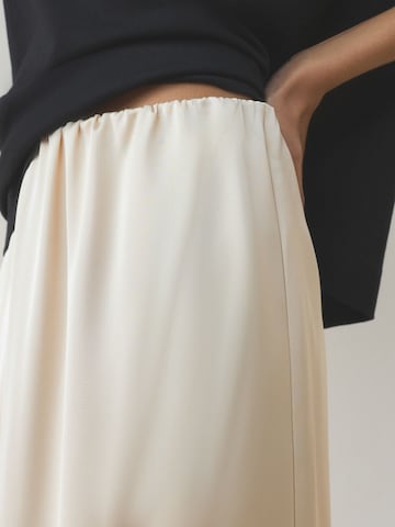 Next Rok in Beige