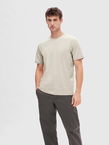 T-Shirt 'Aspen' SELECTED HOMME en gris : devant