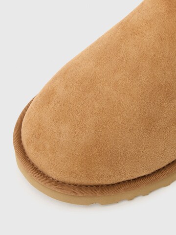 brūns UGG Klasiski zābaki 'Classic Ultra Mini'