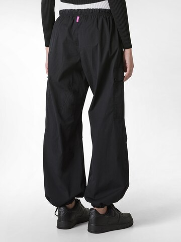 Effilé Pantalon cargo DEHA en noir