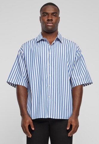 Urban Classics Comfort fit Button Up Shirt in Blue: front