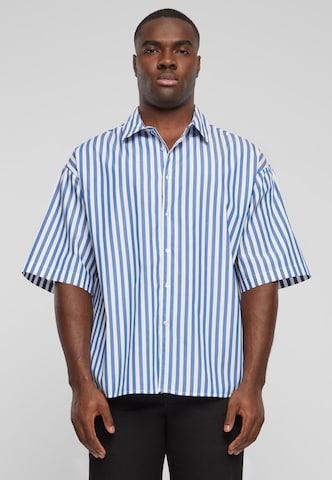Urban Classics Comfort fit Button Up Shirt in Blue: front