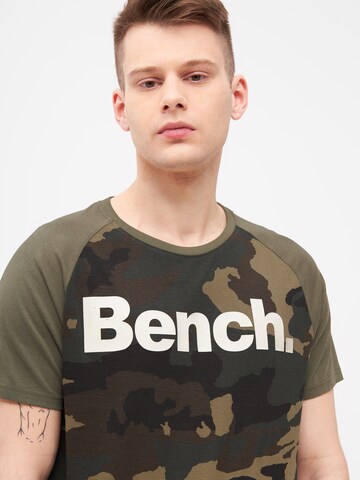 BENCH T-Shirt  'Besom' in Grün