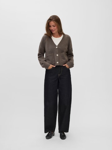 Cardigan 'GEMMA' Aware en marron : devant