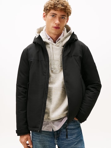 TOMMY HILFIGER Зимняя куртка в Черный: спереди