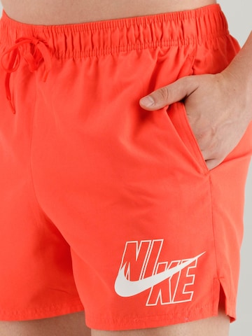 Regular Shorts de bain 'Lap 5' Nike Swim en rouge