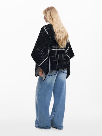 Desigual - Capa em preto