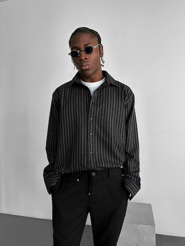 T-Shirt 'Thick Checked Winter Shirt - Brown' Kleidermafia en marron