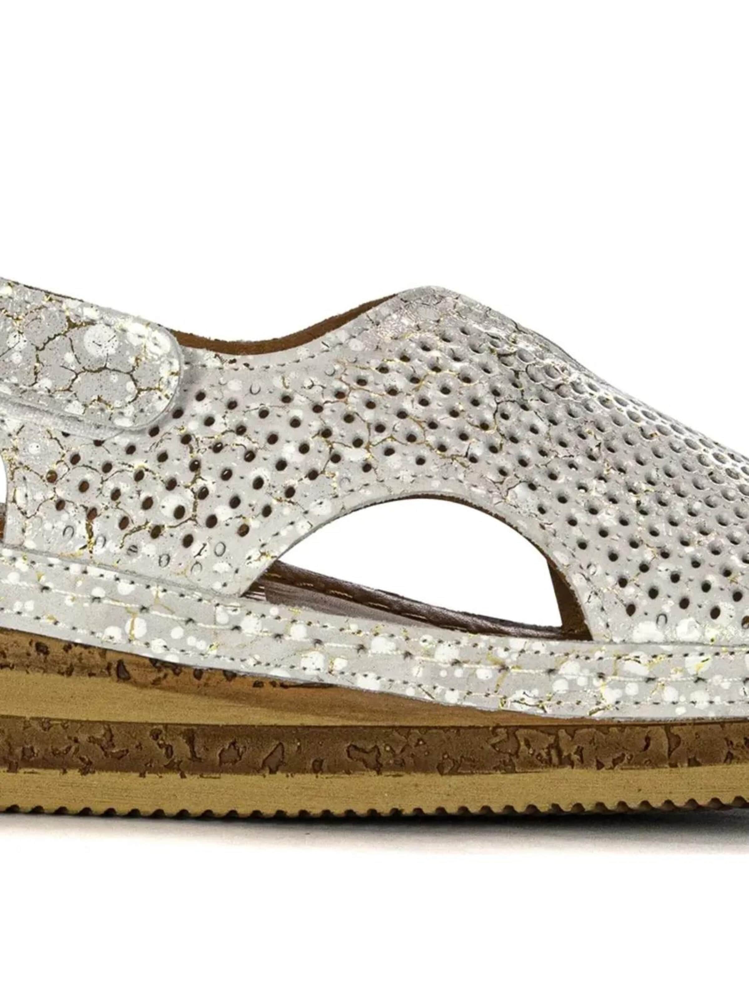 Maciejka Sandal in Grey